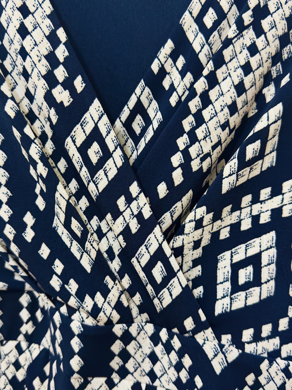 Enfocus Studio |NWOT Navy Ivory Geometric V-Neck Printed Fit Flare Dress (6) - Picture 9 of 11